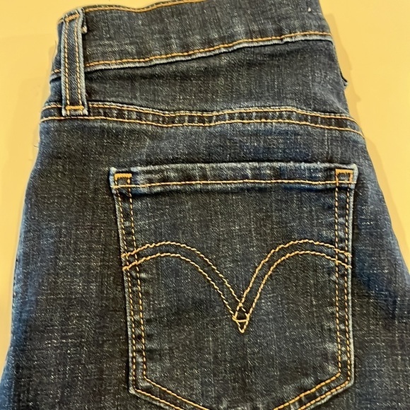 Levi’s Mid Length 4” Inseam Shorts Size 26 - Picture 12 of 16
